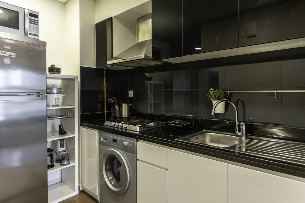 One Perfect Stay - Studio Executive Bay