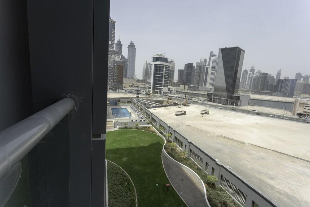 One Perfect Stay - Studio Executive Bay