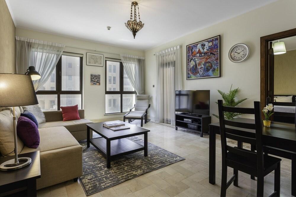 One Perfect Stay - Miska 5