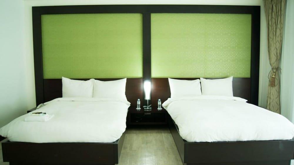 Terrace Hotel Subic Bay