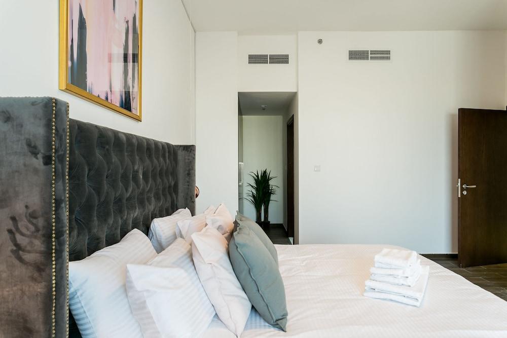 One Perfect Stay - Al Furjan