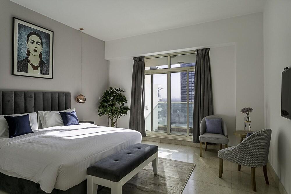 One Perfect Stay - Marina Mansions