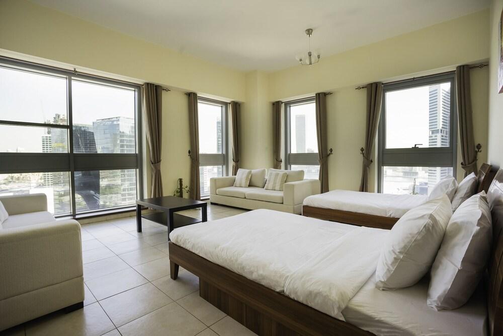 One Perfect Stay - Executive Tower