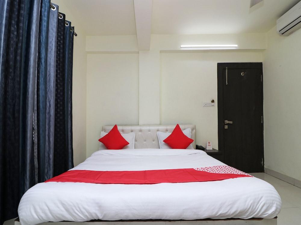 OYO 8219 Hotel Manan