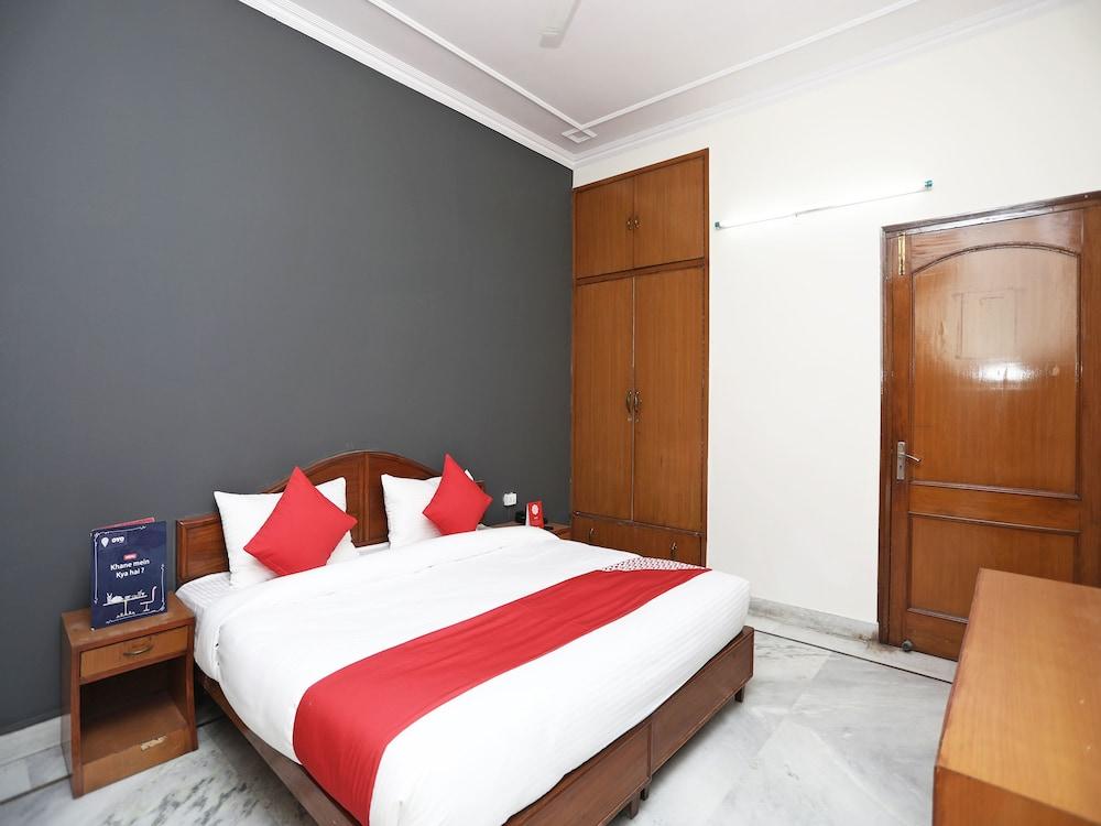 OYO 14408 Corple Stays