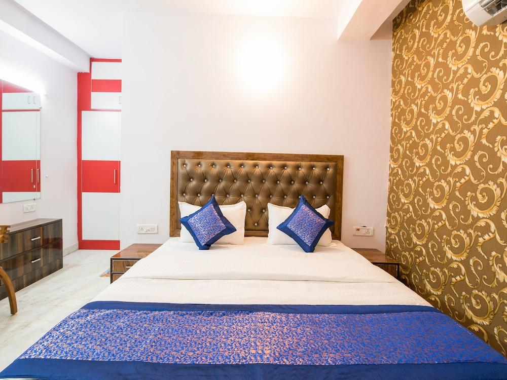 OYO 14728 Manan Residency