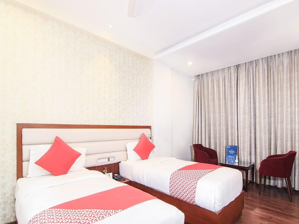 Capital O 15351 Vikram Palace