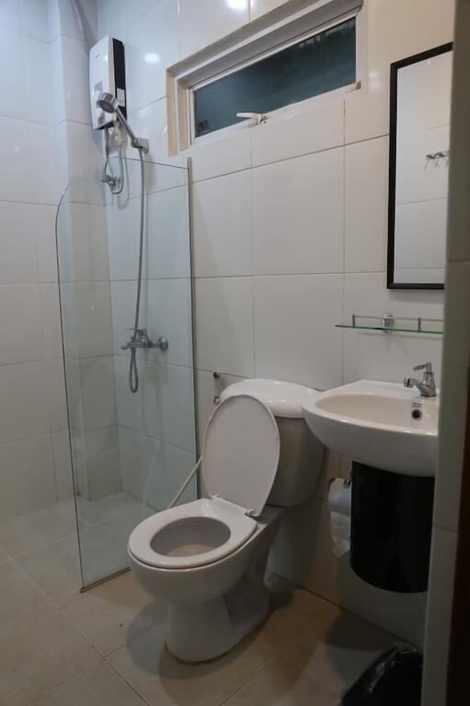 Coron Hostel Express - Adults Only