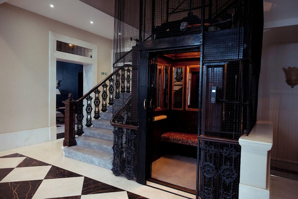 The Chatsworth Hotel