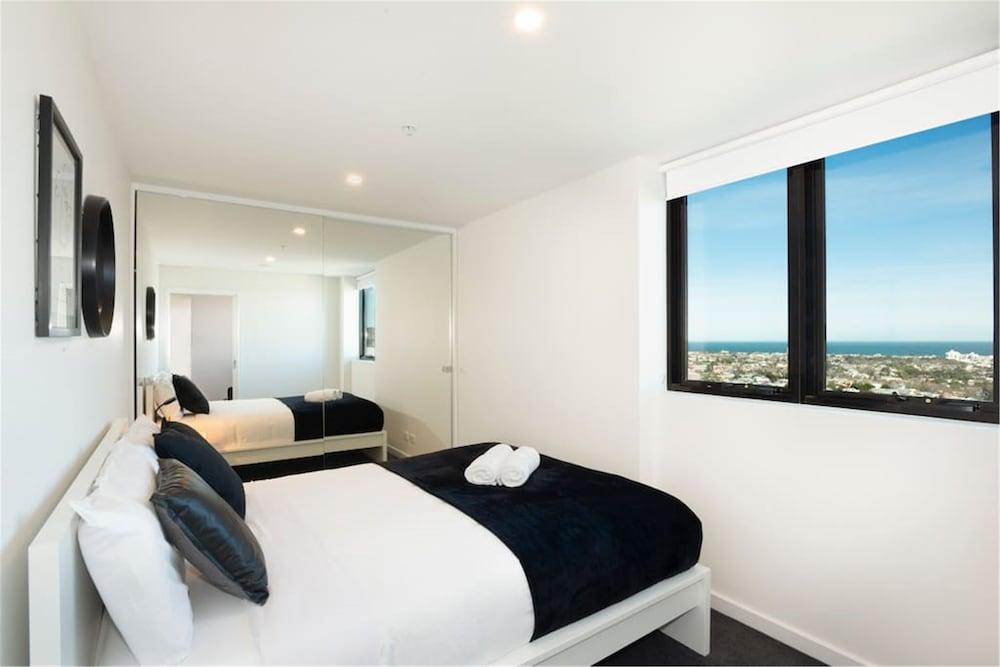 Crown Boutique S Collection