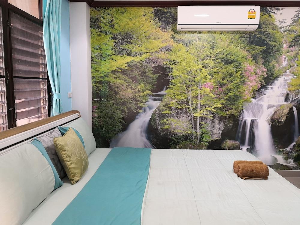 Rimnam Tanaporn Resort