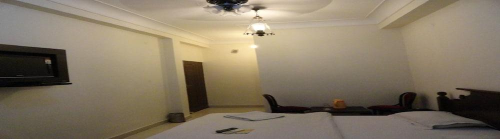 Room Maangta 102 Jaipur