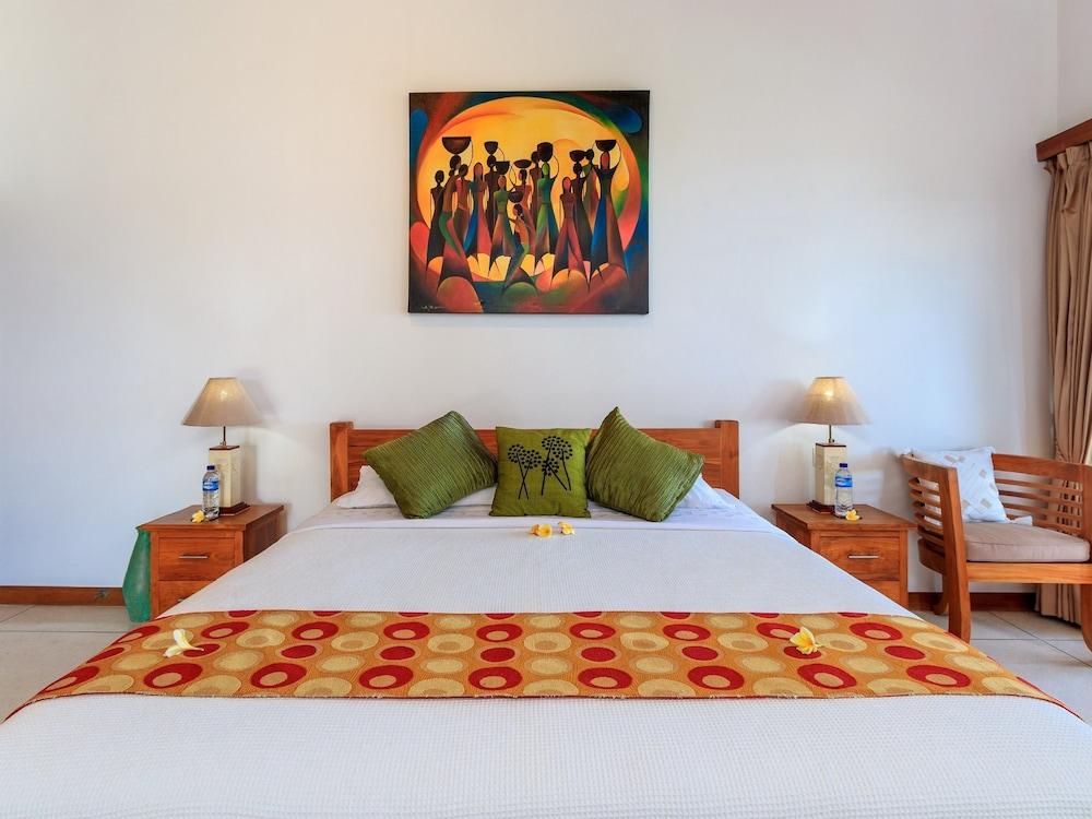 Villa Pantai by Villa Finder