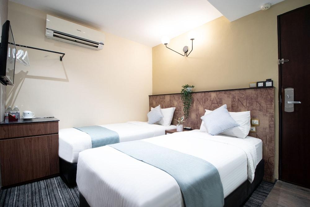 Harbour Ville Hotel Hamilton - Lavender