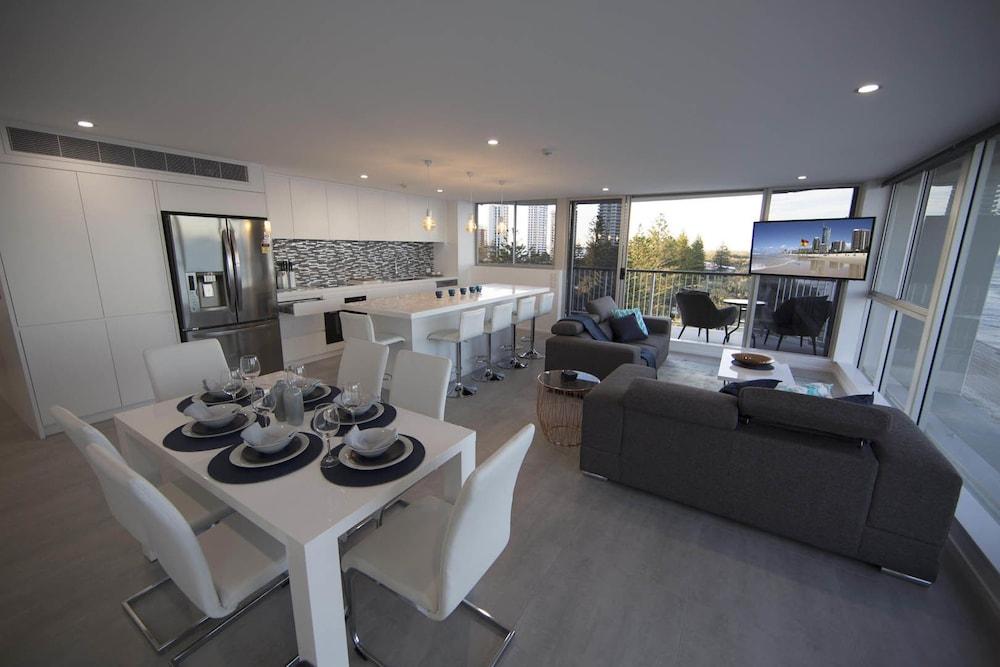 Golden Sands - Private Apartments