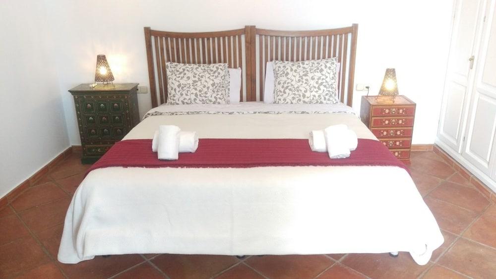 Spacious Family Benahavis Retreat