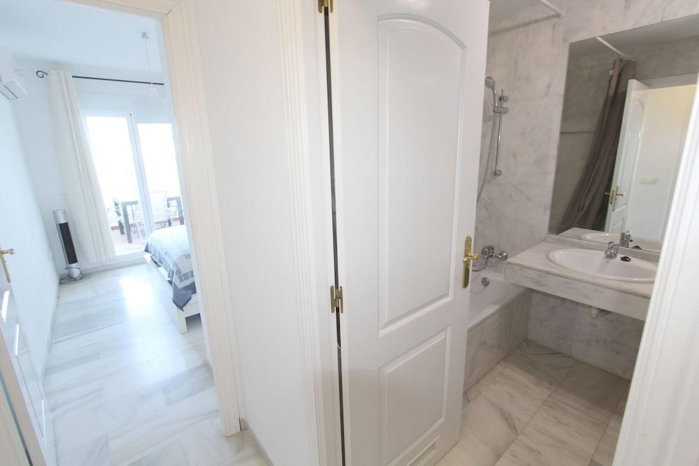 Minimalist Condo in Fuengirola