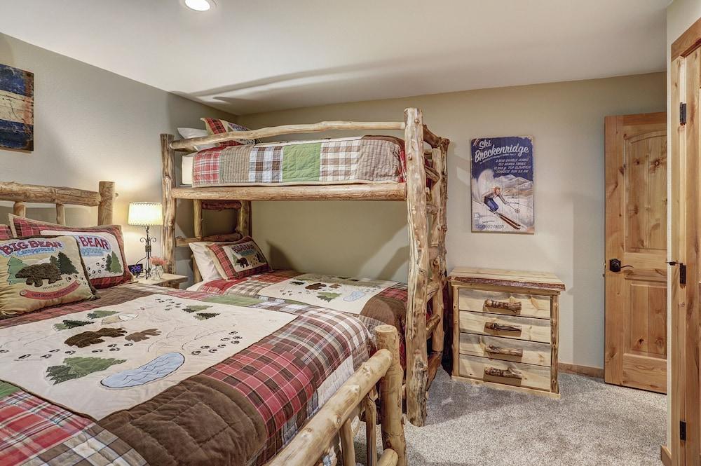 Atrium 108 2 Bedroom Condo