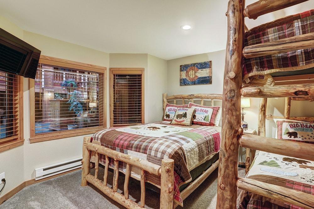 Atrium 108 2 Bedroom Condo