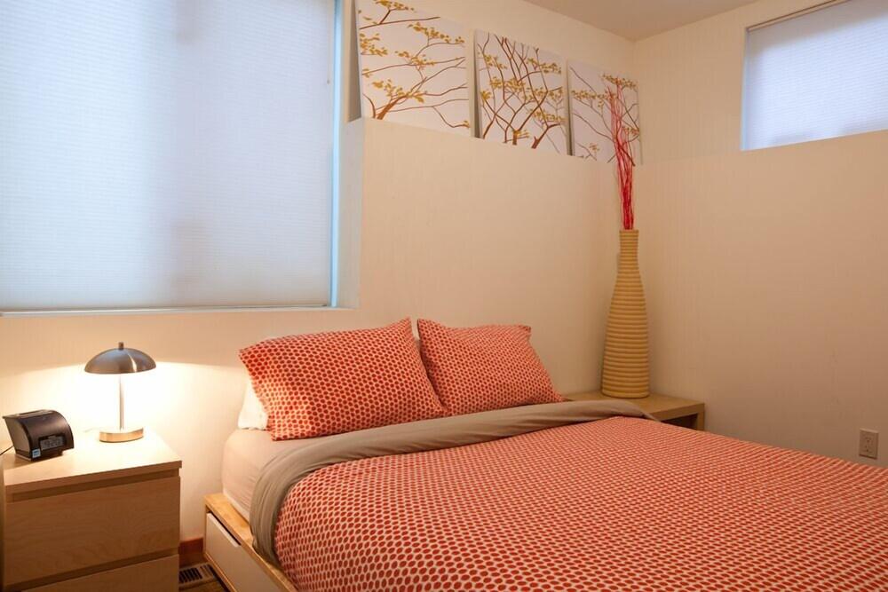 Bridge View Loft 3 Bedroom Condo by RedAwning