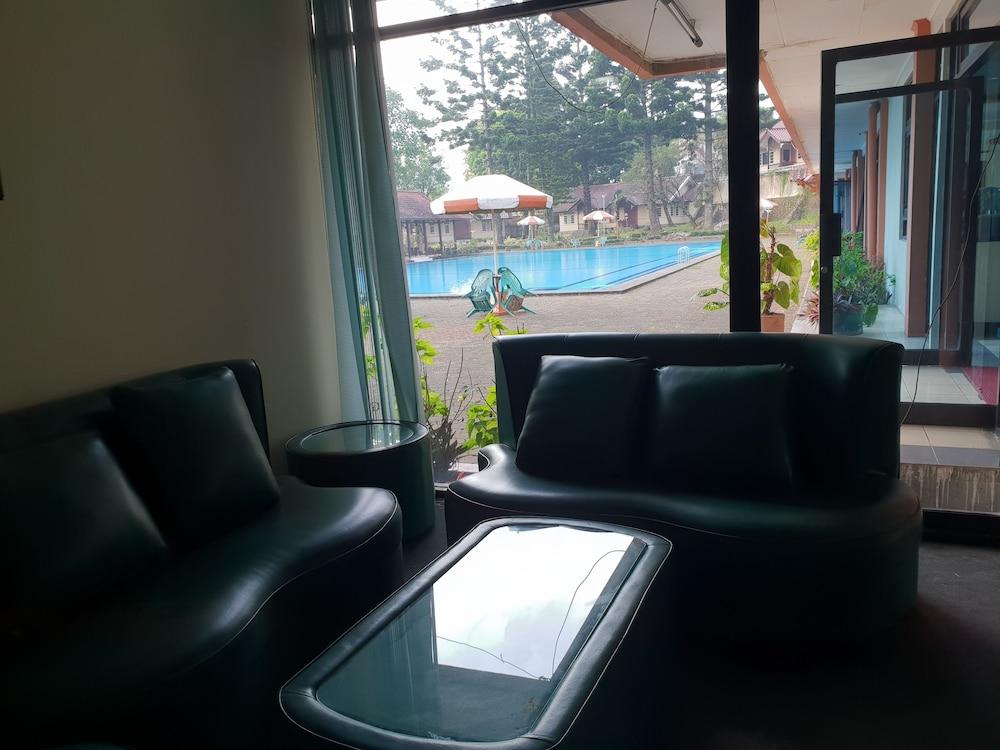 Cisarua Indah Cottage