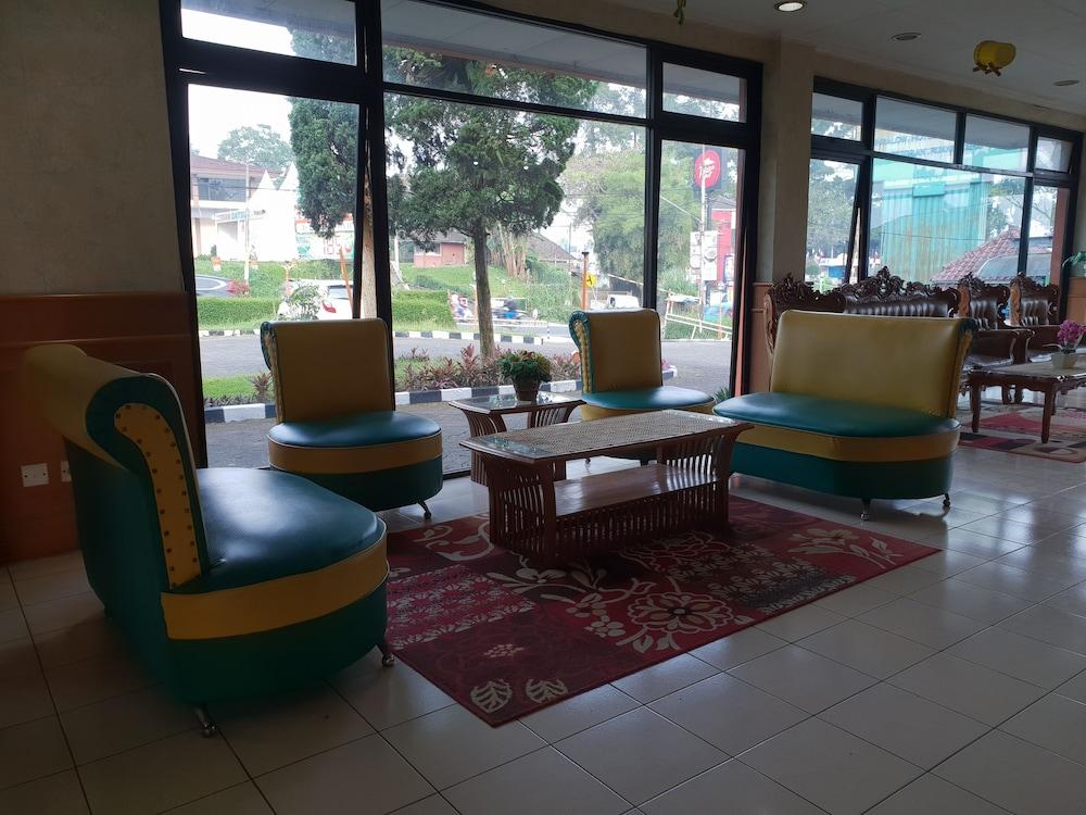 Cisarua Indah Cottage