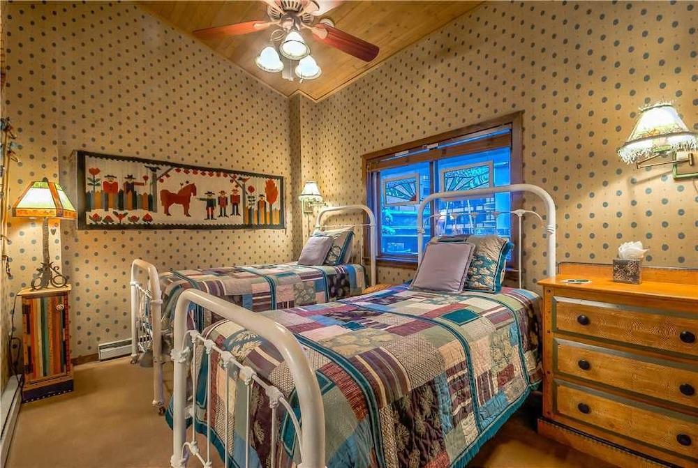 Dulany At Gondola 402