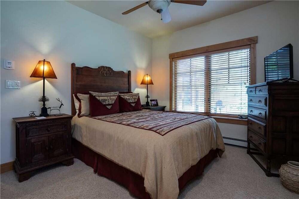 Mountain View At Eagleridge Town Homes