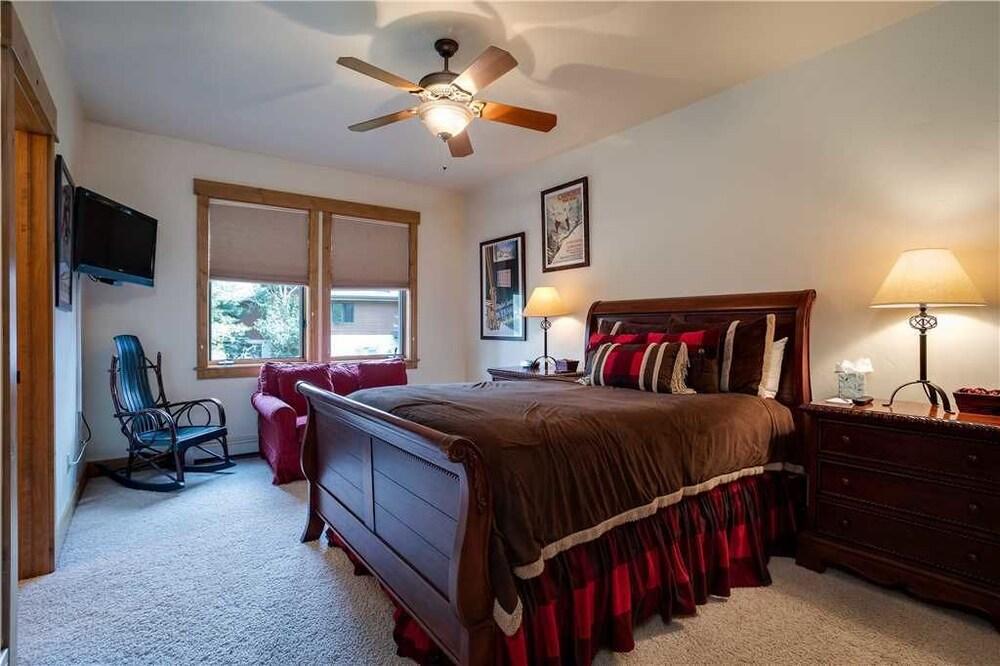 Mountain View At Eagleridge Town Homes