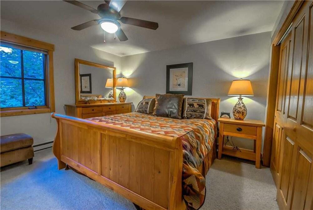 Pines At Ore House 201