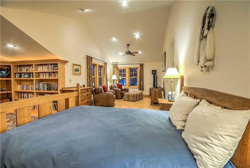 Seventh Heaven Chalet