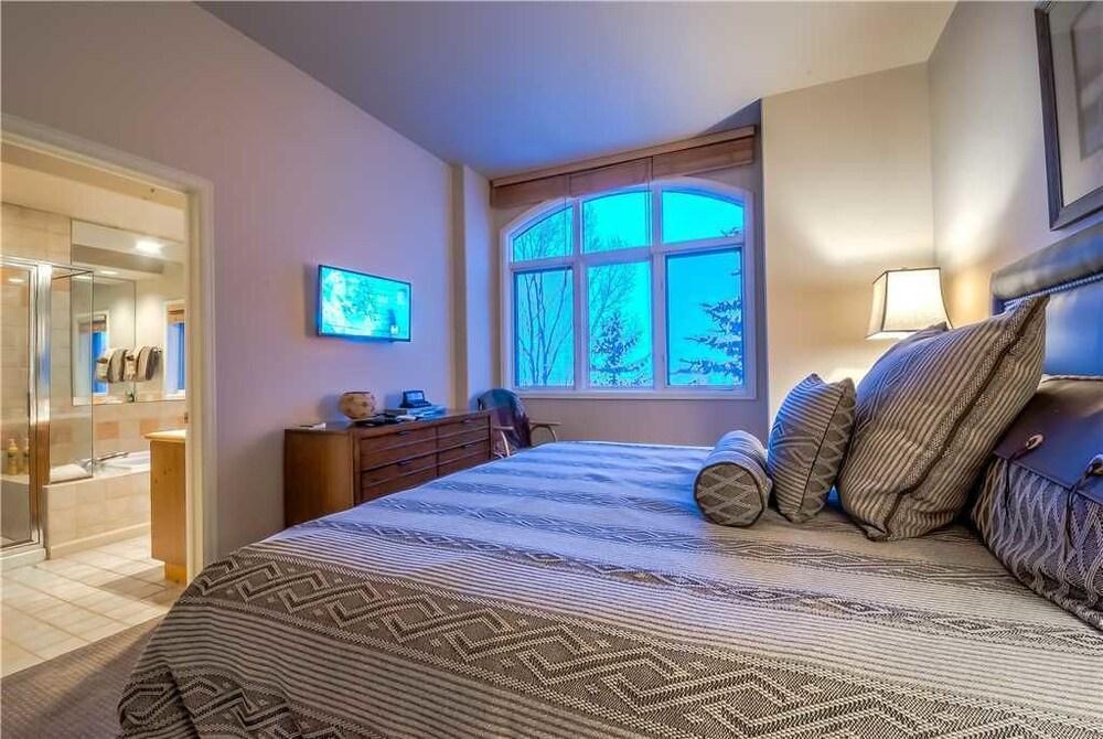 Storm Meadows Spa Grenoble III