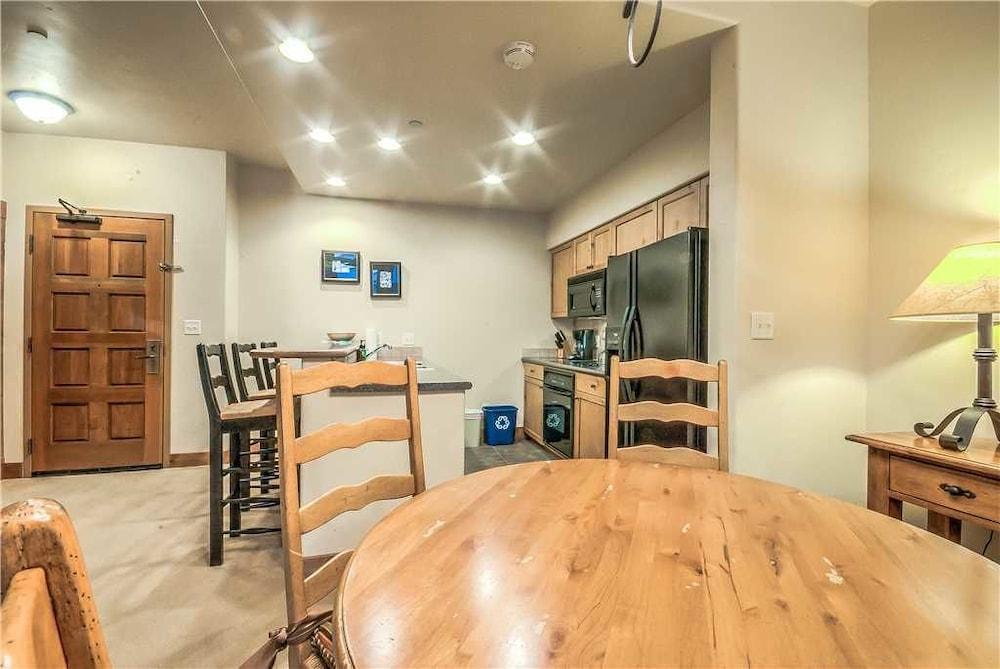 Timberline Lodge 2111