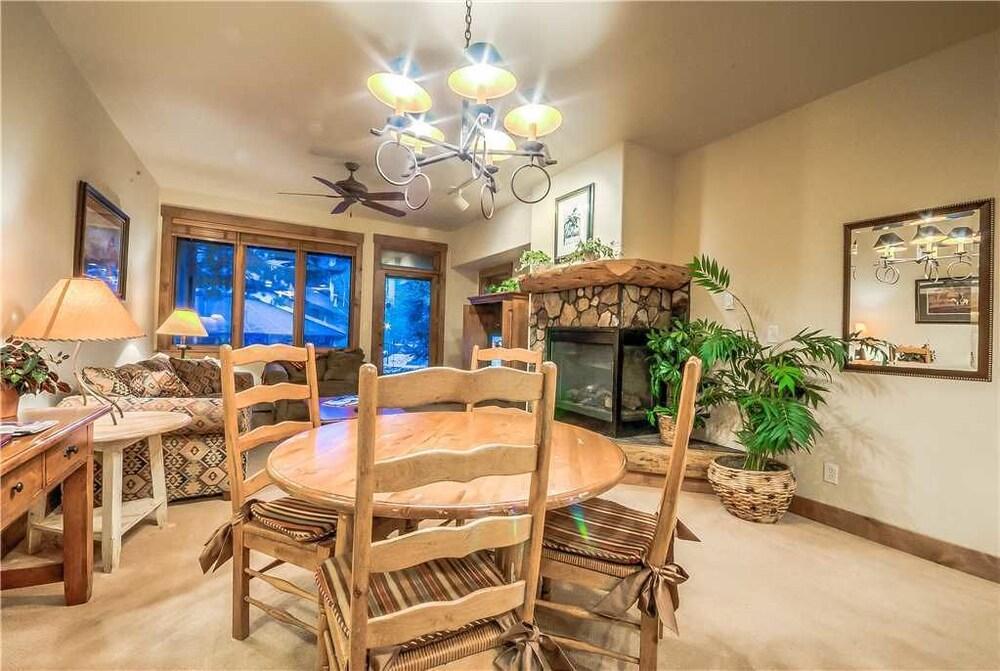 Timberline Lodge 2111