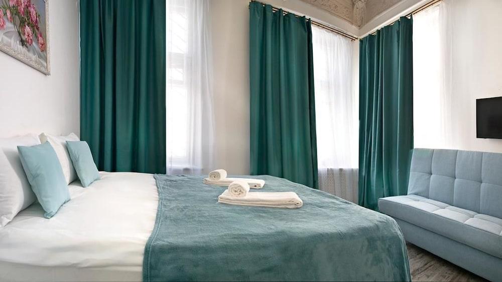 Apelsin Hotel on Kurskaya