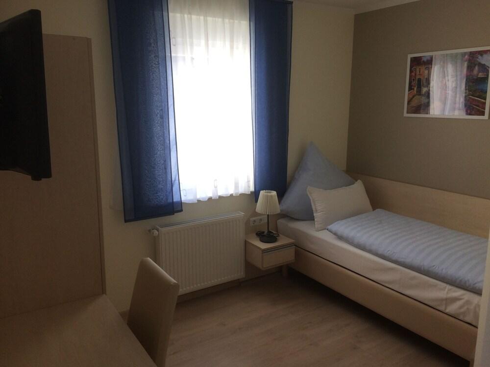 Hotel Gambrinus Dutenhofen