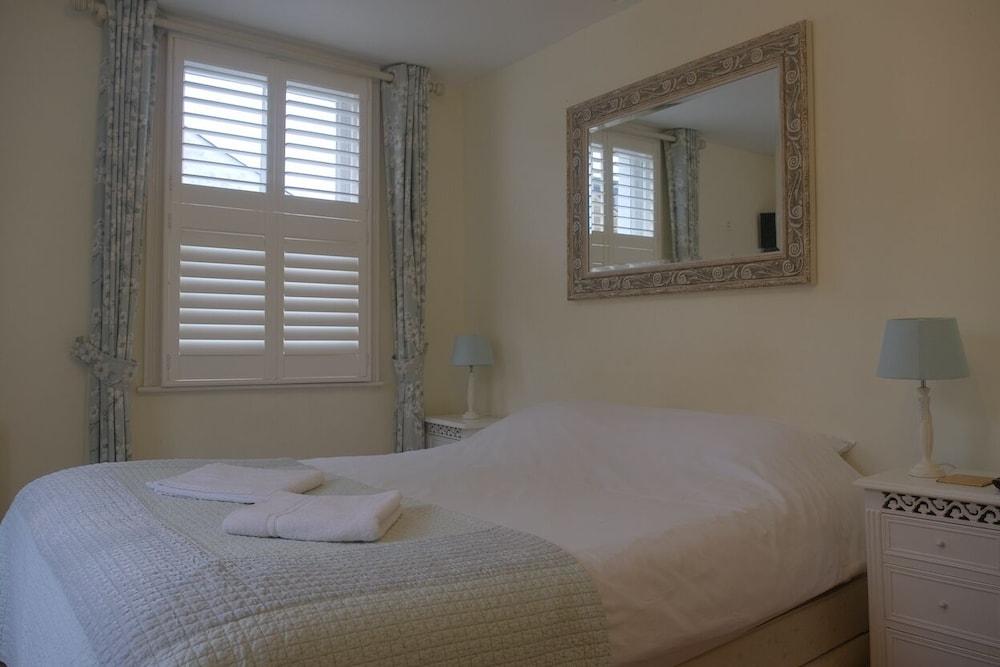 Goodenough Guesthouse