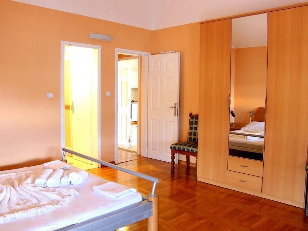 Oaza Apartmani Primosten