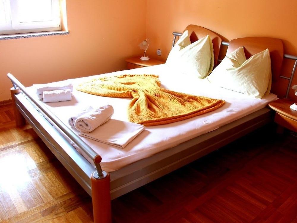 Oaza Apartmani Primosten