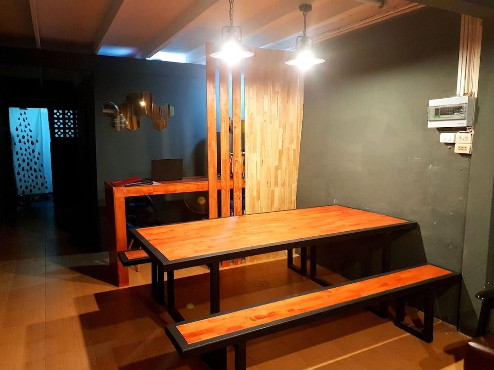 We Bangkok at Metro Park - Hostel