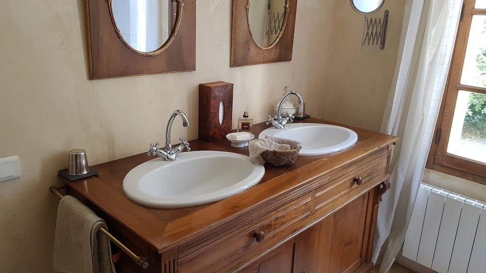 Mas du Caroubier Maison d'Hotes