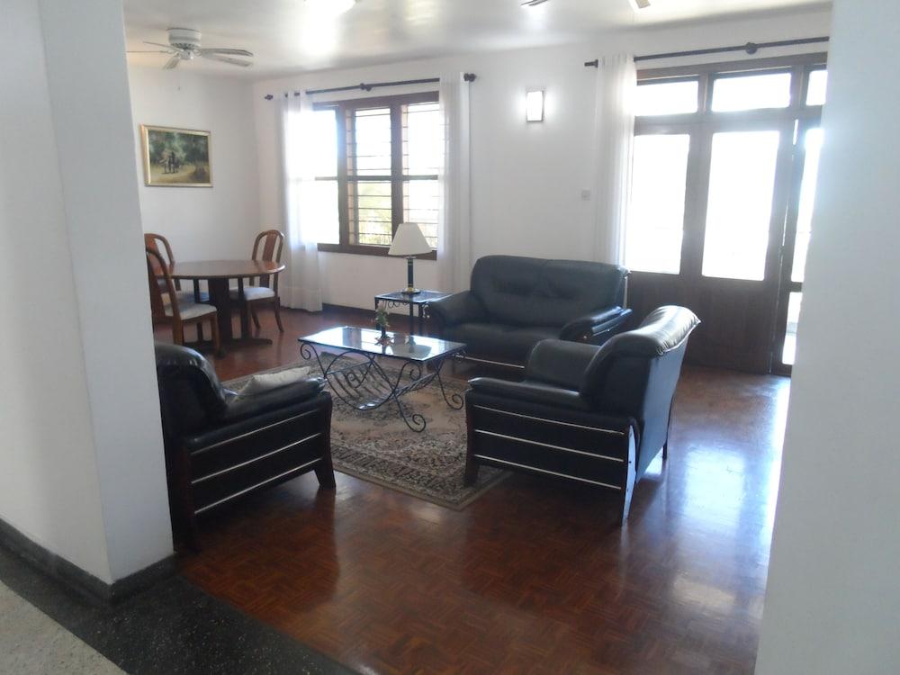 Upanga B&B - UN Road