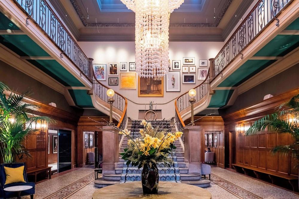 The Dixon, Autograph Collection