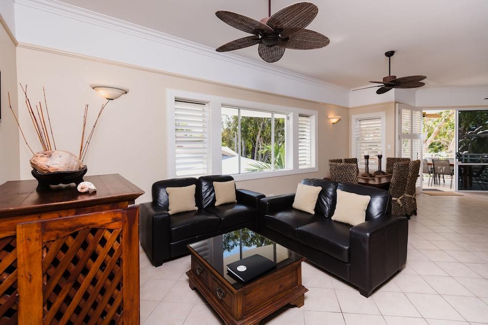 Villa Beach Palm Cove