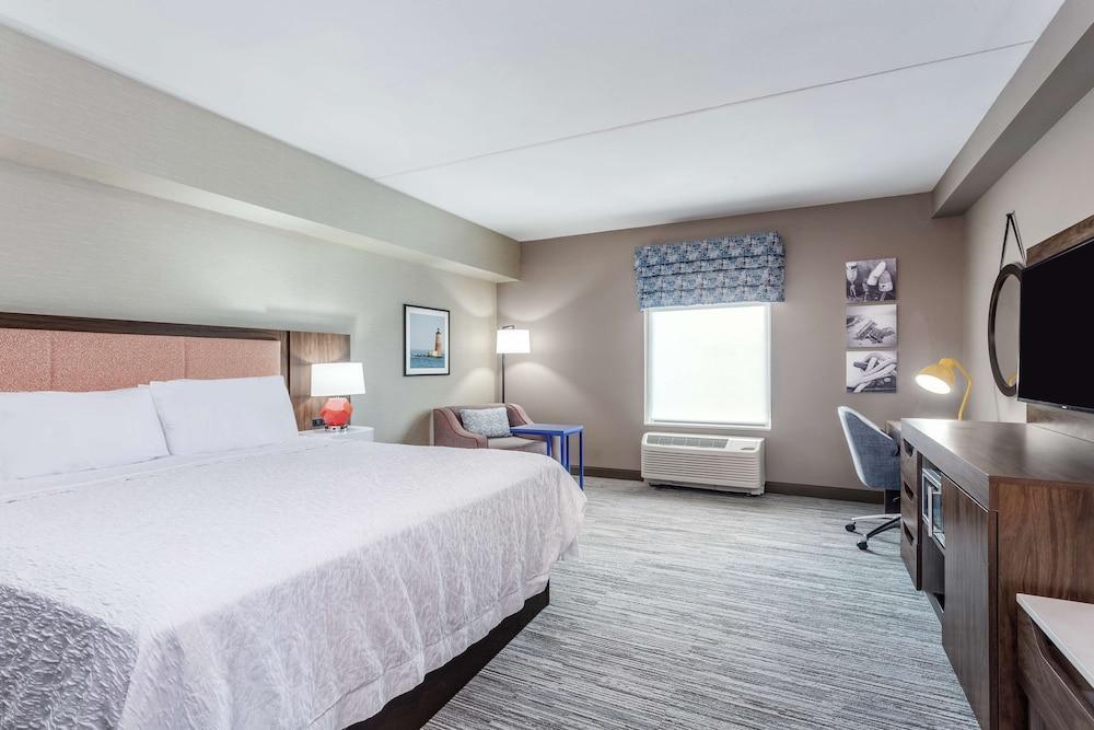 Hampton Inn & Suites Kittery-Portsmouth