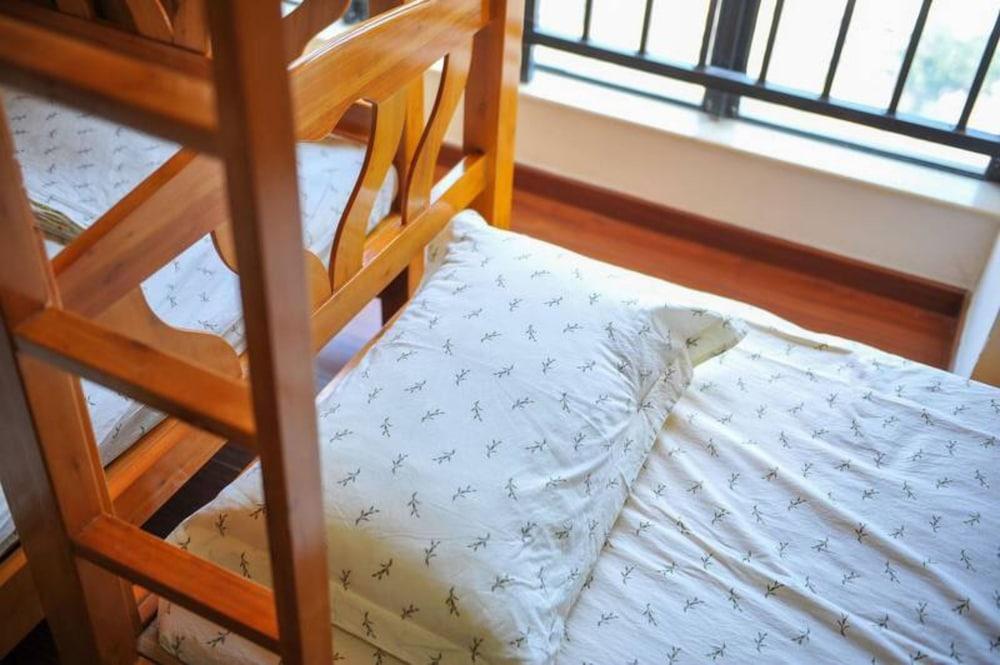 Yi Jia Ren Hostel