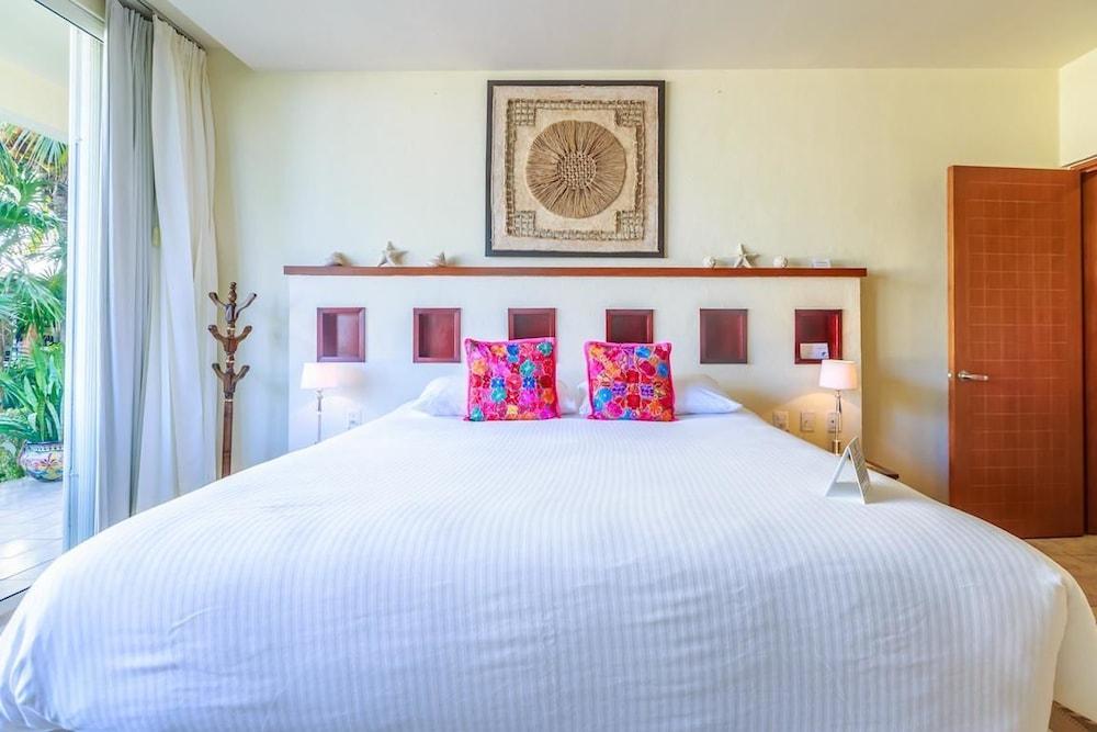 Ixchel - Ground Floor One Bedroom Suite 2108