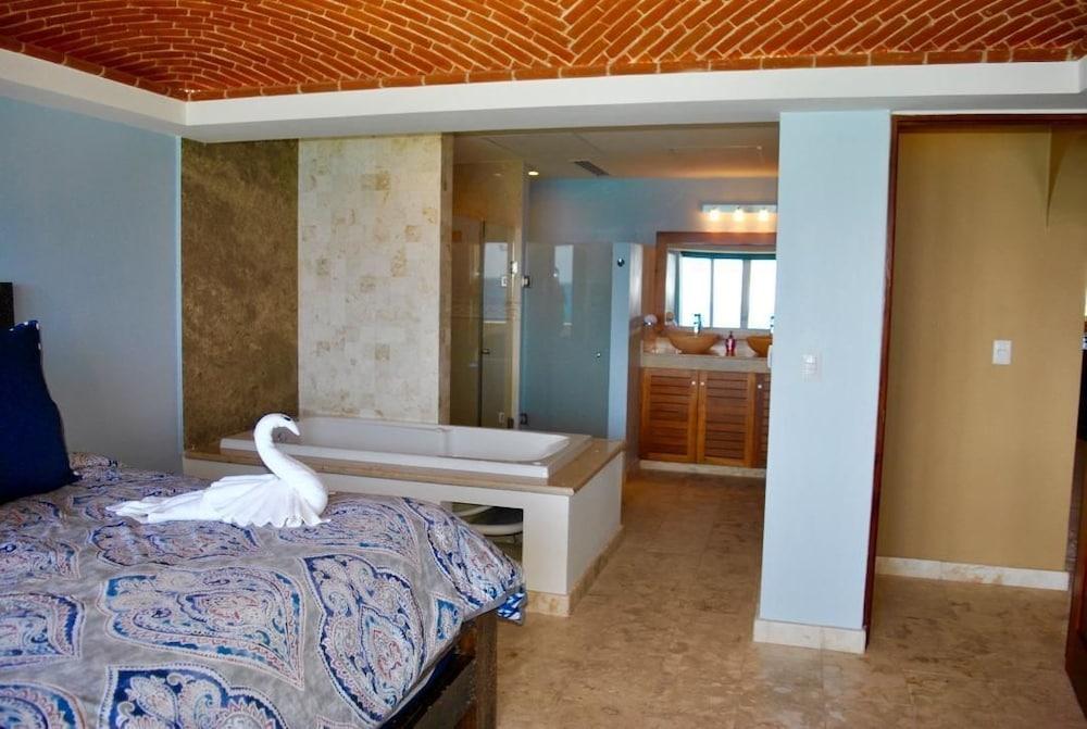 Isla 33 - 3 Bedroom Villa 2303/13