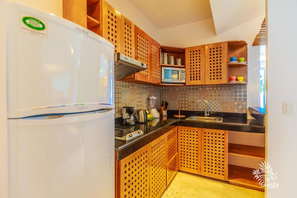 Deep Blue Condos - 302