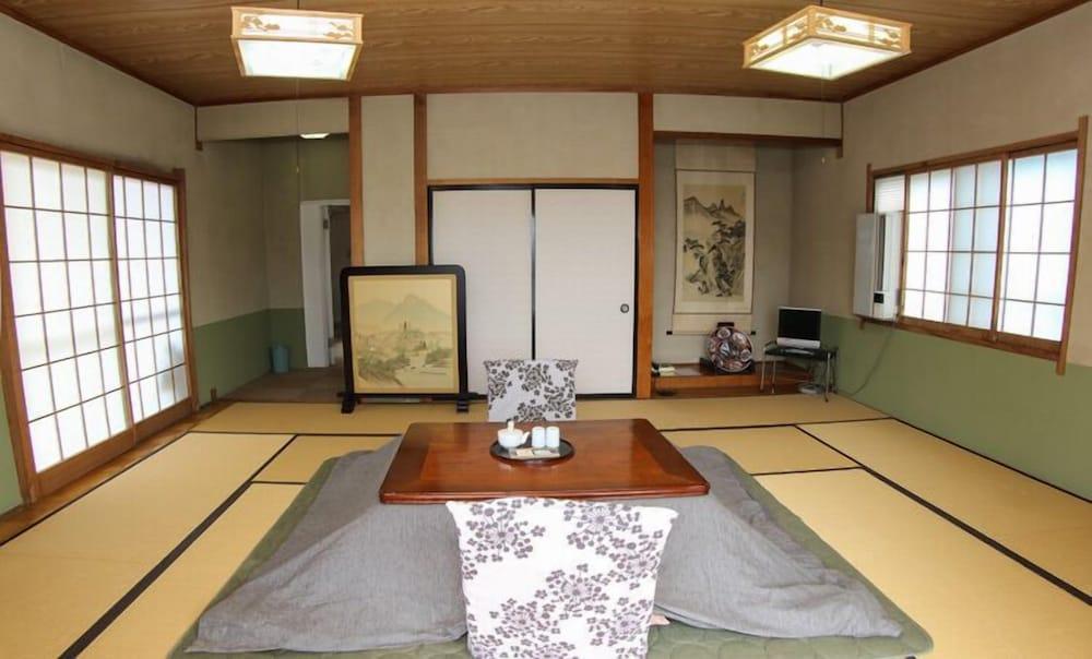 Resort Hotel Front Stage